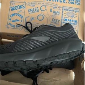Brooks ghost running shoe 9
